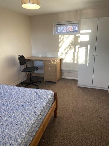 1 bedroom semi-detached house to rent - Photo 2