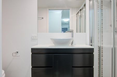 Labrador Apartment - Central Location - Photo 2