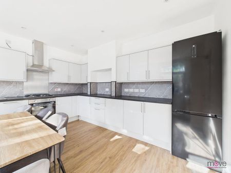 1 bedroom in a house share to rent - Photo 4