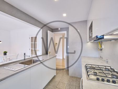 2 bedroom luxury Apartment for rent in Campolide, Portugal - Photo 5