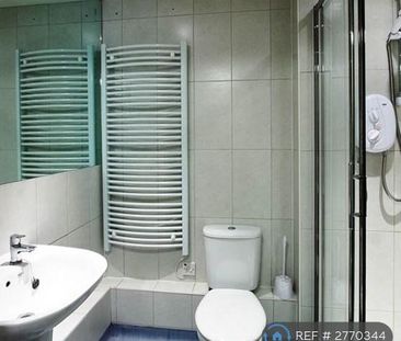 4 bedroom flat to rent - Photo 5