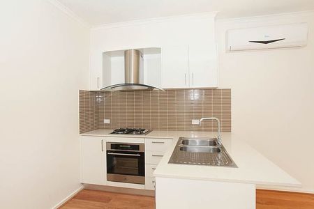 Charming 2-Bedroom Home in Craigieburn - Photo 5