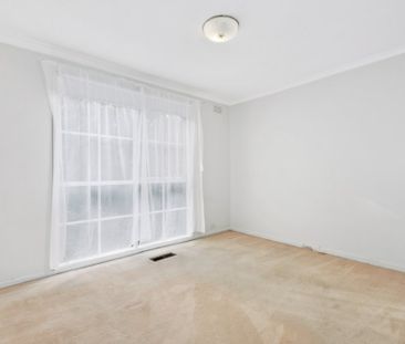 Two Bedroom Unit in Superb Canterbury Location! - Photo 1