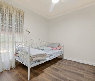 Spacious Family Home with Practical Floorplan & Expansive Yards - Photo 5