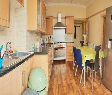 6 bedroom semi-detached house to rent - Photo 5