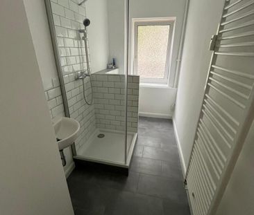 Vollständig sanierte 2,5 - Zimmer - Wohnung mit Balkon in ruhiger L... - Photo 3