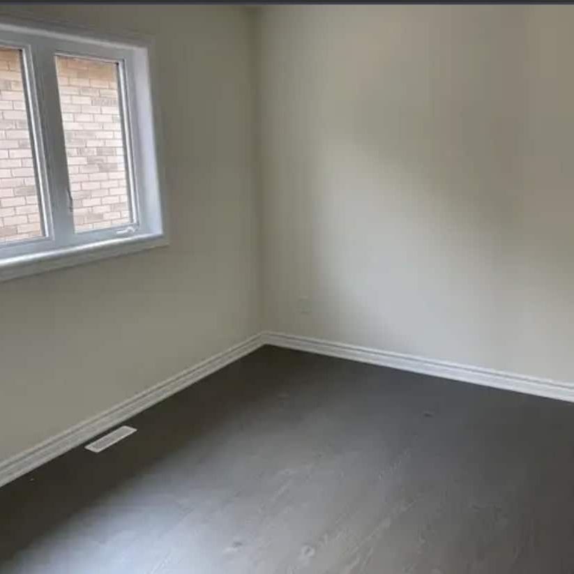 4 bedroom for rent in Whitby - Photo 1