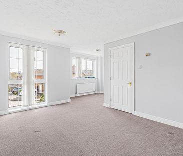 Oakfield Close, Potters Bar - Photo 1