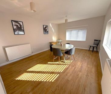 2 bedroom ground floor flat to rent - Photo 2