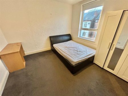 Sherbrook Terrace, Nottingham, Daybrook - Photo 3