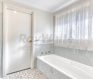 3 Bedroom Family Home - Great Location - Photo 5