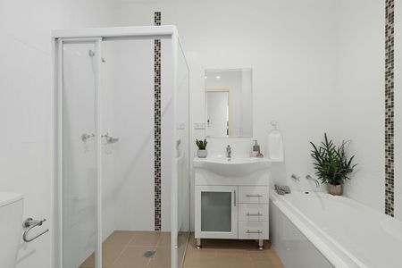 Low-Maintenance Family Home in Carlingford West Catchment - Photo 3