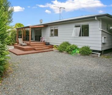 Leamington - 3 Bedrooms - Photo 2