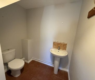 James Nurse Close, Cambridge £1,550 pcm ⓘ The monthly or weekly pay... - Photo 2