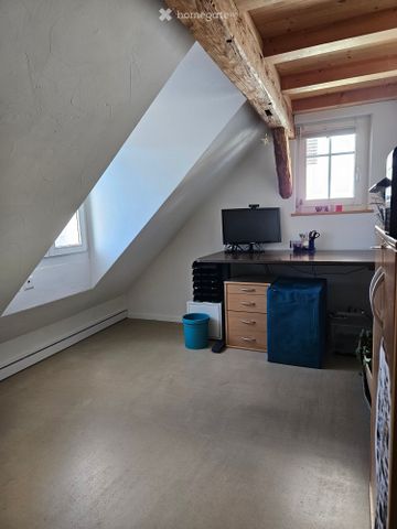 Altbau-Bijou unterm Dach: viel Raum, Holzbalken und eigenem Garten - Photo 4
