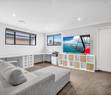 Family Home With Multiple Living Spaces! - Photo 1