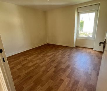 Appartement T4 de 98 m² -Saint Yvi - Photo 2