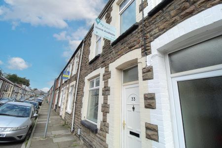 1 bedroom in a house share to rent - Photo 3