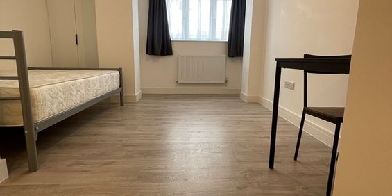 Studio Flat, Wolves Lane, N13 - Photo 3