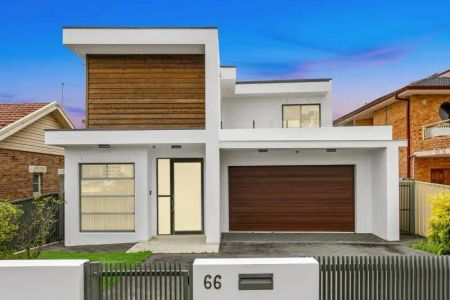 “Luxury, Style and Comfort, Modern 5 Bedrooms (5-5-2) Full Brick Family House. LUG. Close to Danebank Anglican School.” - Photo 2