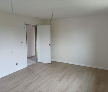 Moderne nieuwbouwwoning met 4 slaapkamers, gezellige tuin en carport - Foto 1