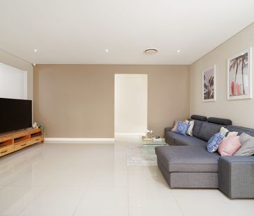Stylish & Fully Furnished 4-Bedroom Home + Study | 2 Living Areas | Walk to Metro & Shops - Photo 1