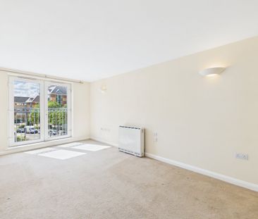 2 bedroom Flat in Farnborough Road, Farnborough - Photo 1