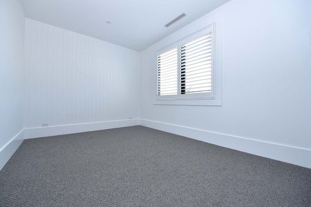 LUXURY BEACHSIDE LIVING - Photo 2
