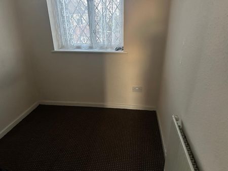 3 bedroom house on Caludon Park, Coventry, CV2 5EH - Photo 5