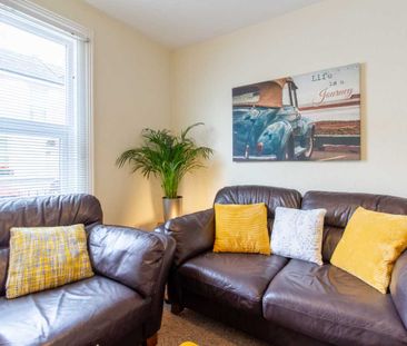 Room 4 - Photo 3