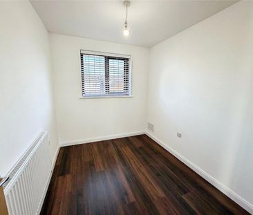 4 bedroom detached house to rent - Photo 3