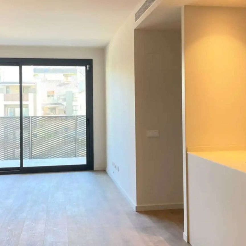 Piso de alquiler en Eixample Nord - Foto 1