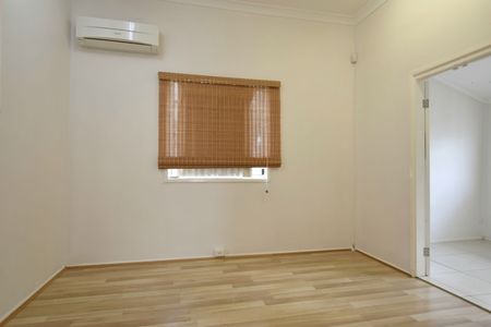 CHARMING GLADSTONE CENTRAL GEM! - Photo 3