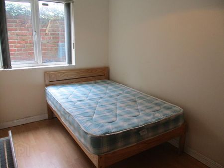 Great Apartment, 122a Fitzroy Avenue, Queens Quarter, Belfast, BT7 1HX - Photo 4