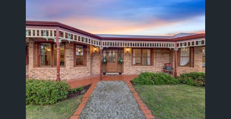 Immaculate Family Home with Breathtaking Views - Photo 4