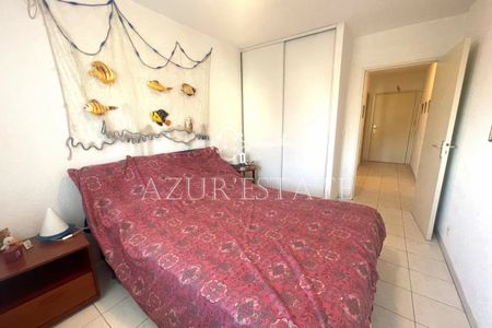 ROQUEBRUNE/CARNOLES : 2 PIECES MEUBLE AVEC TERRASSE ET GARAG - Photo 4