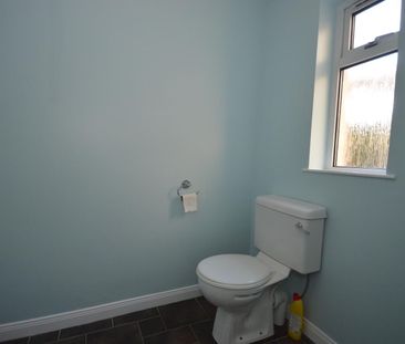 5 Bed Semi-detached House - Photo 3