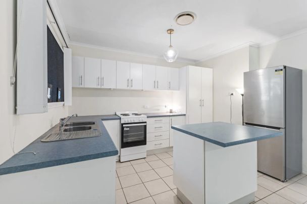 Perfectly located 3 bedroom home - Photo 1