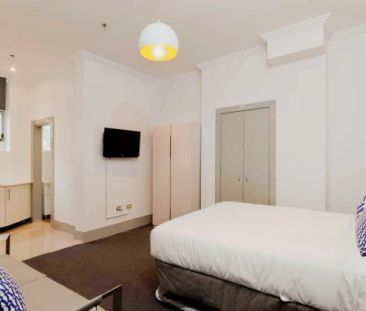 Pleasant studio with shared bathroom not far from the University of... - Photo 5