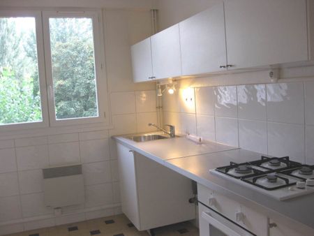 LOCATION GRENOBLE ILE VERTE appartement en bon état 4P+C de 68.38 m² - Photo 5