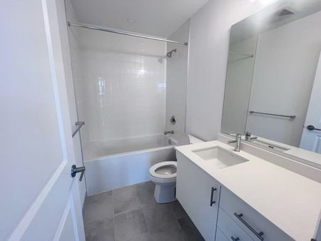 For Lease - 3240 William Coltson Avenue Unit# 309, Oakville, Ontario - Photo 2