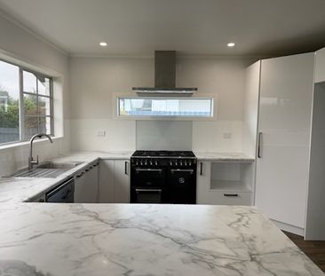 Renovated Beauty - Welcome Bay - Photo 5