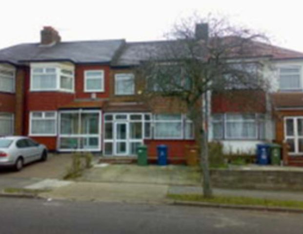 Turner Road Room 1 - Photo 1