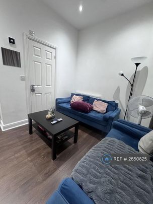 6 bedroom detached house to rent - Photo 1