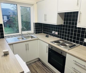 Bucks Hill, Chapel End, CV10 - Photo 5