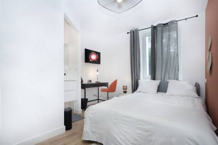 VICTOR HUGO SA - Photo 2