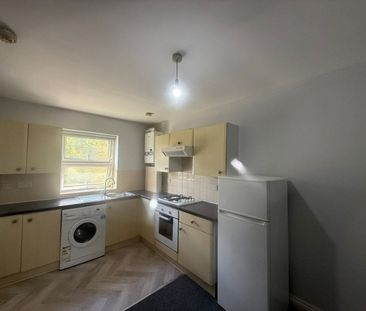 3 Bed Flat, Howard Road, SE25 - Photo 2