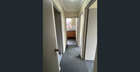 Unfurnished 1 Bedroom Apartment Just Off Enmore Road - Photo 3