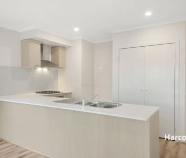 9 Wheatsheaf Road, Wyndham Vale VIC 3024 - Photo 4