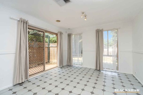 Spacious 3 Bedroom Home in Bonython – Available Now - Photo 1